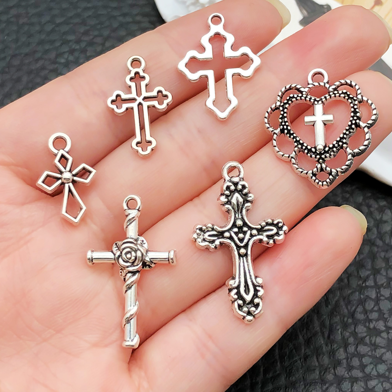 52 قطعة من المعلقات المتقاطعة  - مراجعة Ethnic Fashion Accessories وسعره
