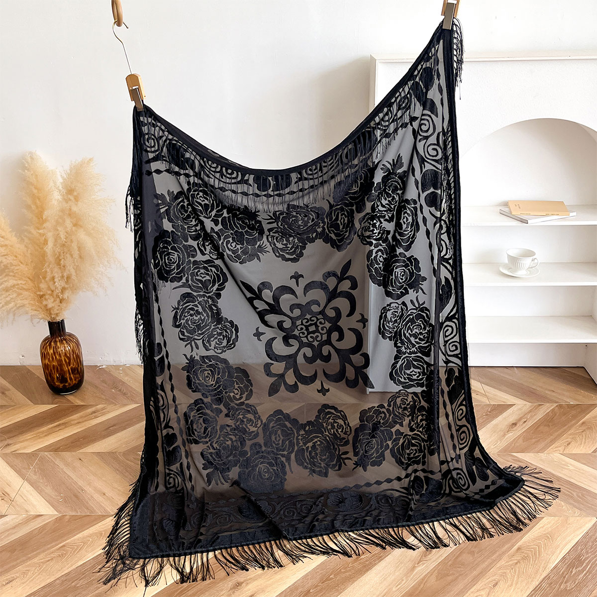 شال مخملي عتيق الطراز بتطريز ز - مراجعة Ethnic Fashion Accessories وسعره